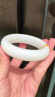 新疆和田玉且末天泰羊脂白玉手镯,内径55mm条宽16mm,白度很好,油性十