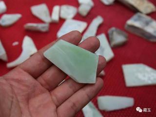和田玉里正式命名的新成员,这种带翠料可与翡翠比美!