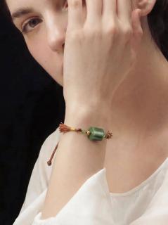 普通礼物真的过时了!质感满满的和田玉,才是妈妈最想要的惊喜!