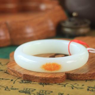 杨艺源新疆一口糖籽料糖玉手镯收藏级带证书天然和田玉金皮羊脂手镯籽